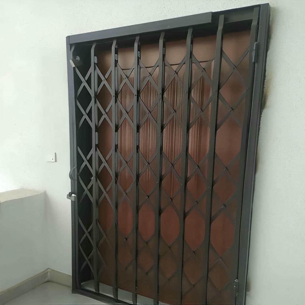 درب آکاردئونی ورودی آپارتمان