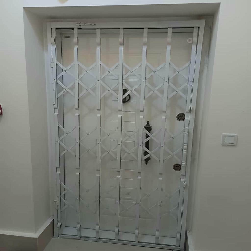 درب حفاظتی آپارتمان مدرن