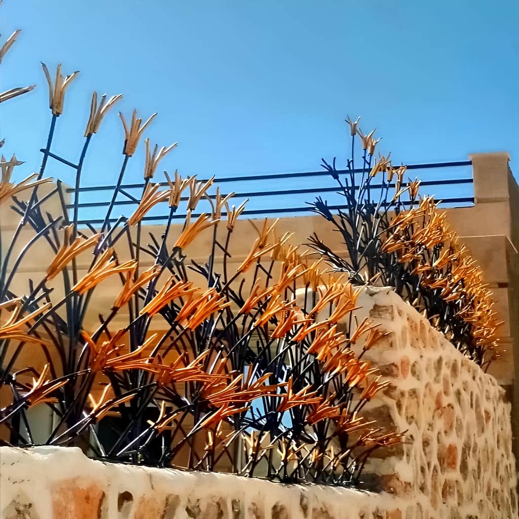 حفاظ دیوار لیلیوم با طراحی مدرن حفاظ دیوار لیلیوم با طراحی مدرن