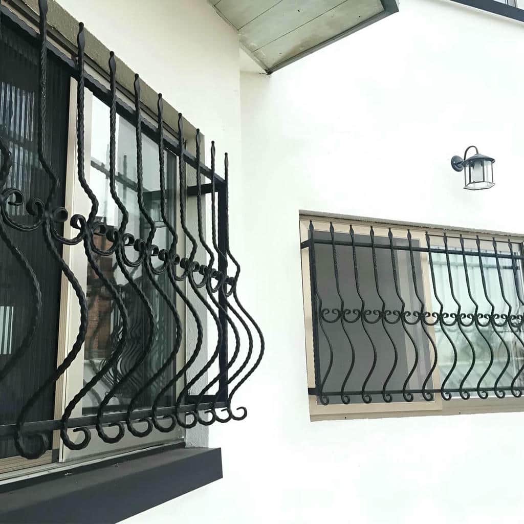 نرده فلزی پنجره فضای مسکونی