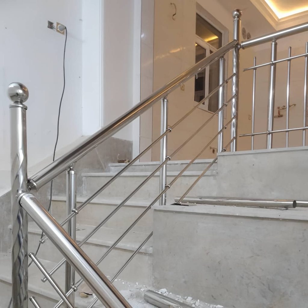 نرده استیل دست انداز مدرن