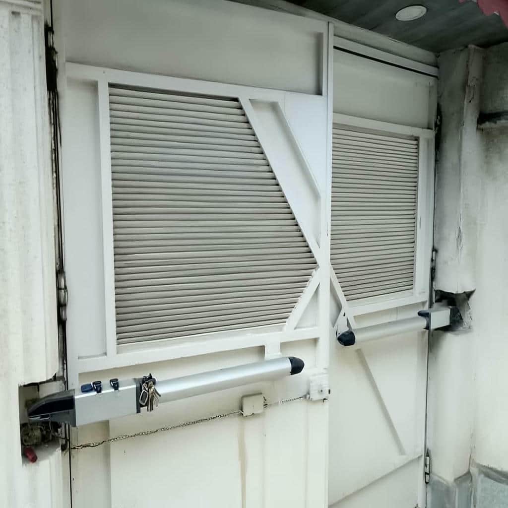 اپراتور درب پارکینگ با رنگ هماهنگ نما مرکز فروش اپراتور درب پارکینگ با طرح و رنگ هماهنگ با نما