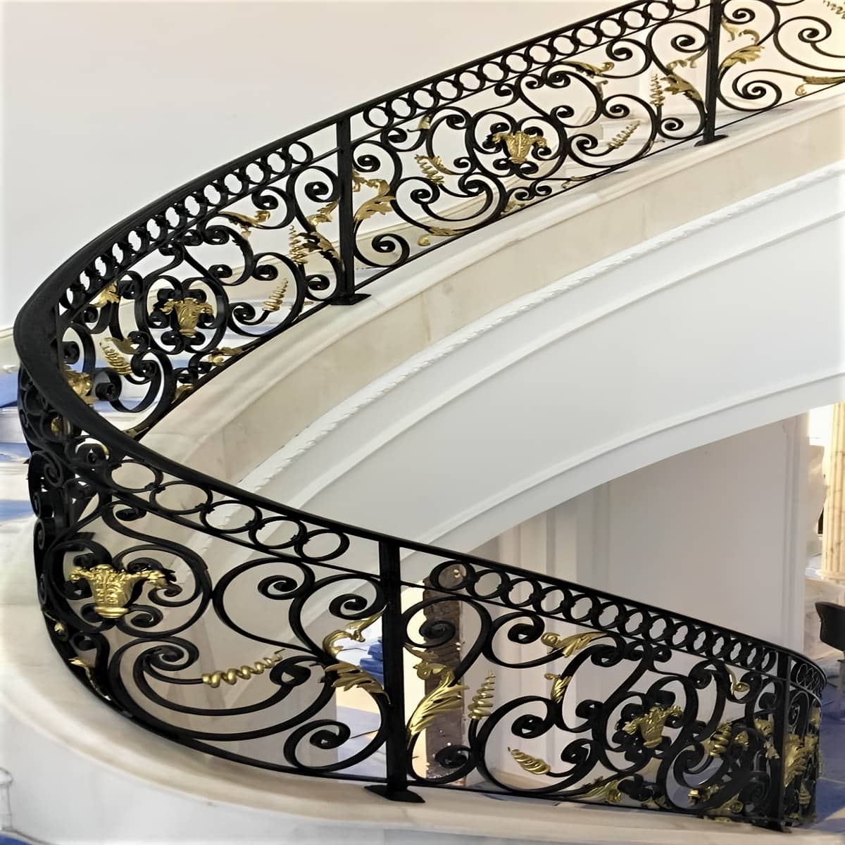 نرده بالکن آپارتمان فرفورژه کلاسیک