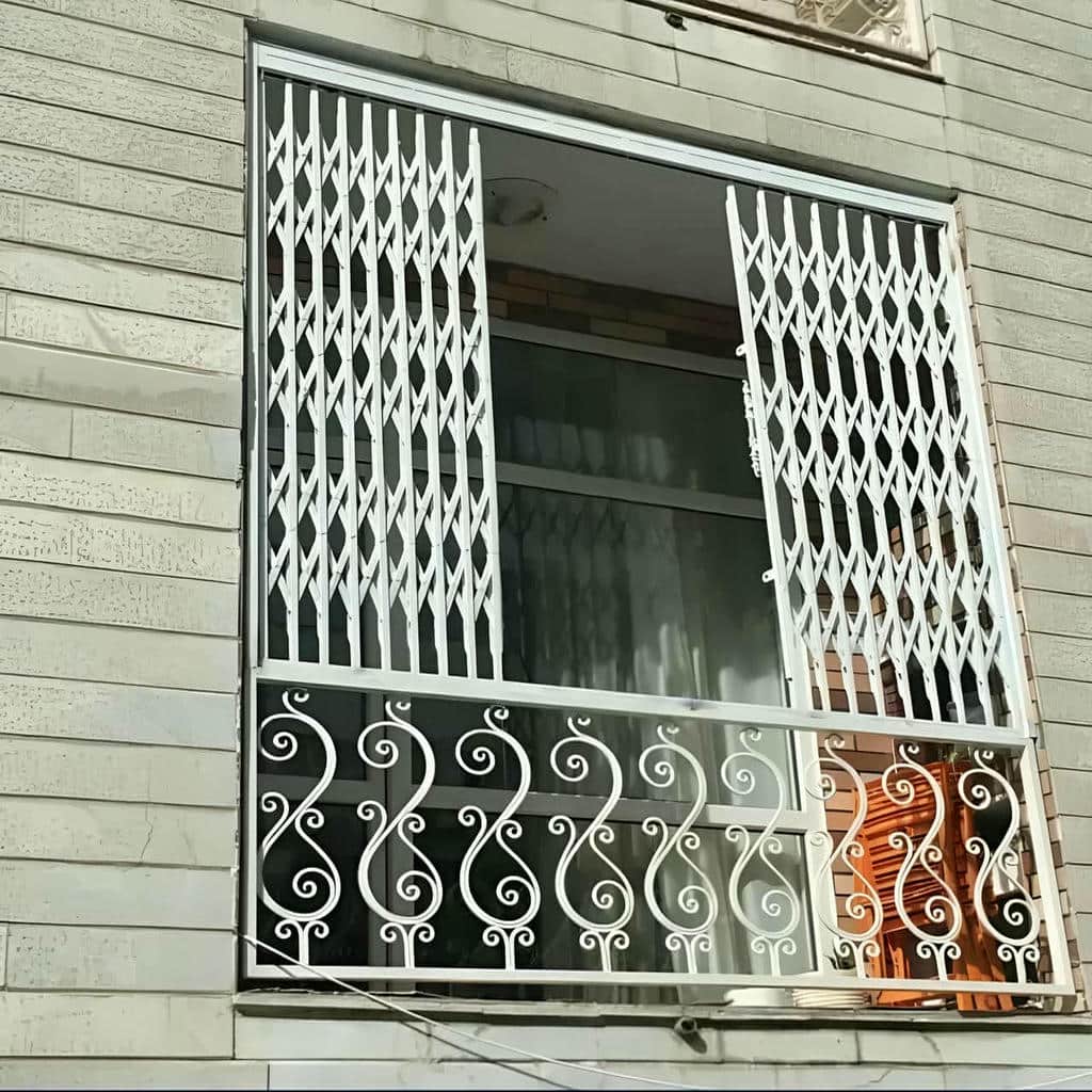 حفاظ پنجره متحرک رنگ شده