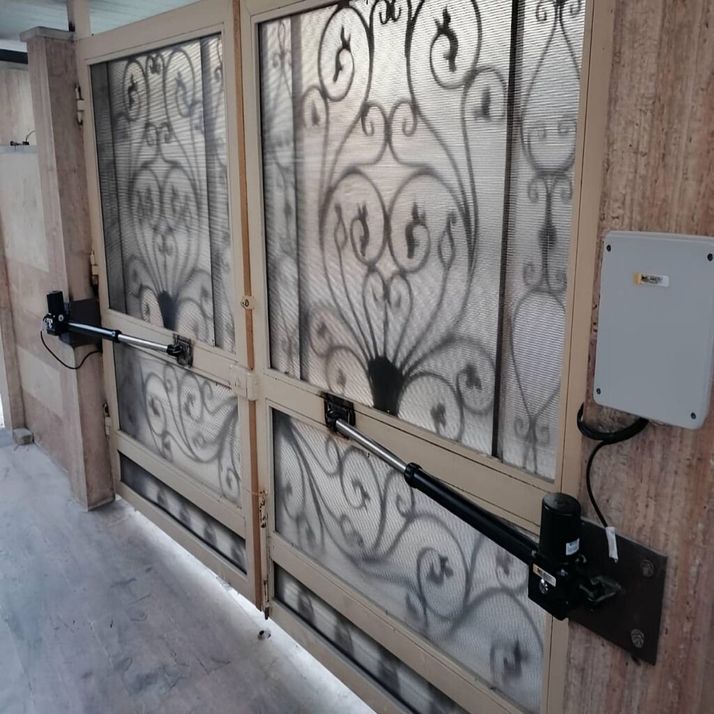جک پارکینگی با بدنه تیره در استان اردبیل جک پارکینگی با بدنه تیره در استان اردبیل