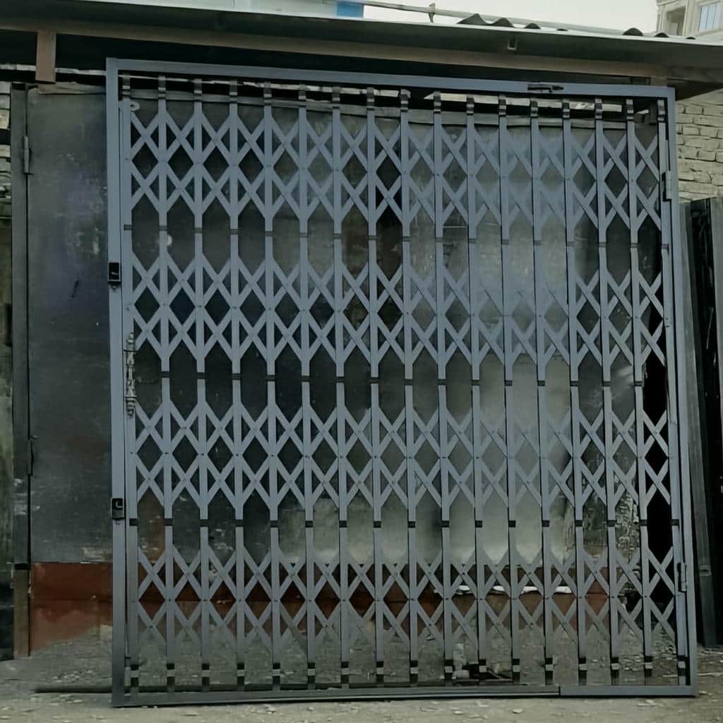 حفاظ درب آکاردئونی ورودی آپارتمان اردبیل